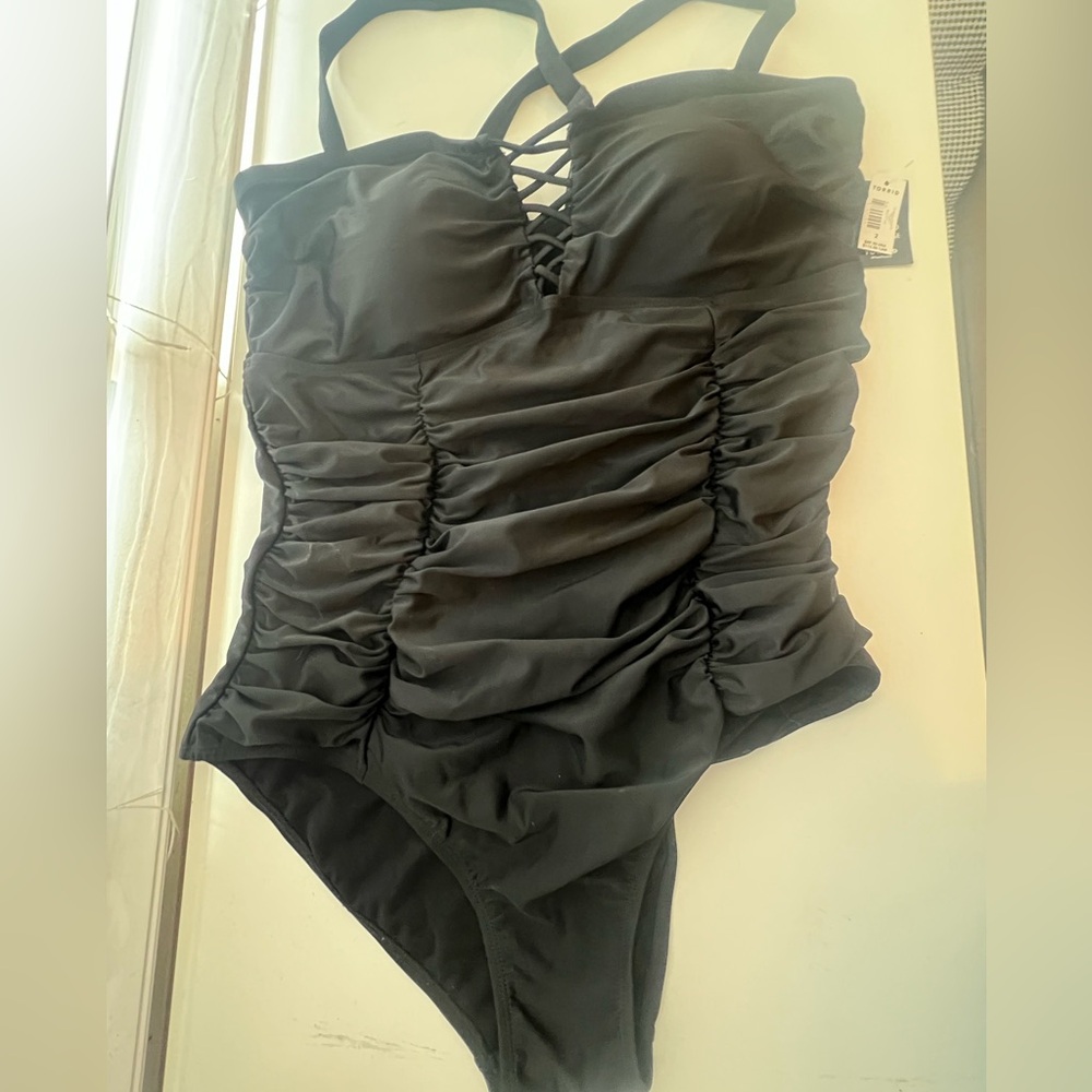 Torrid 2X One Piece Tummy Control Ruched Black Swimsuit Lace Up NWT